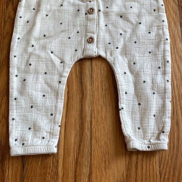 Quincy Mae Star Romper - Picture 3 of 6